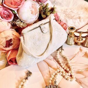 ♥️ Lovely wedding clutch purse, vintage cream evening bag
